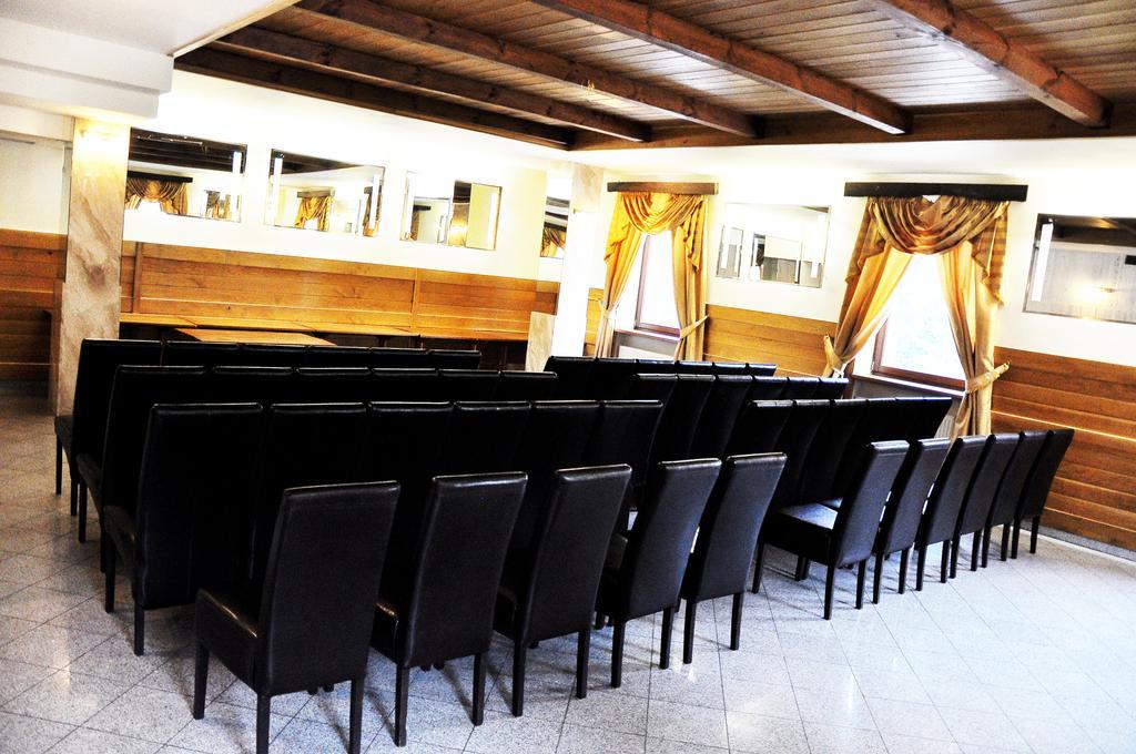Hotel Mlyn Lublino Esterno foto